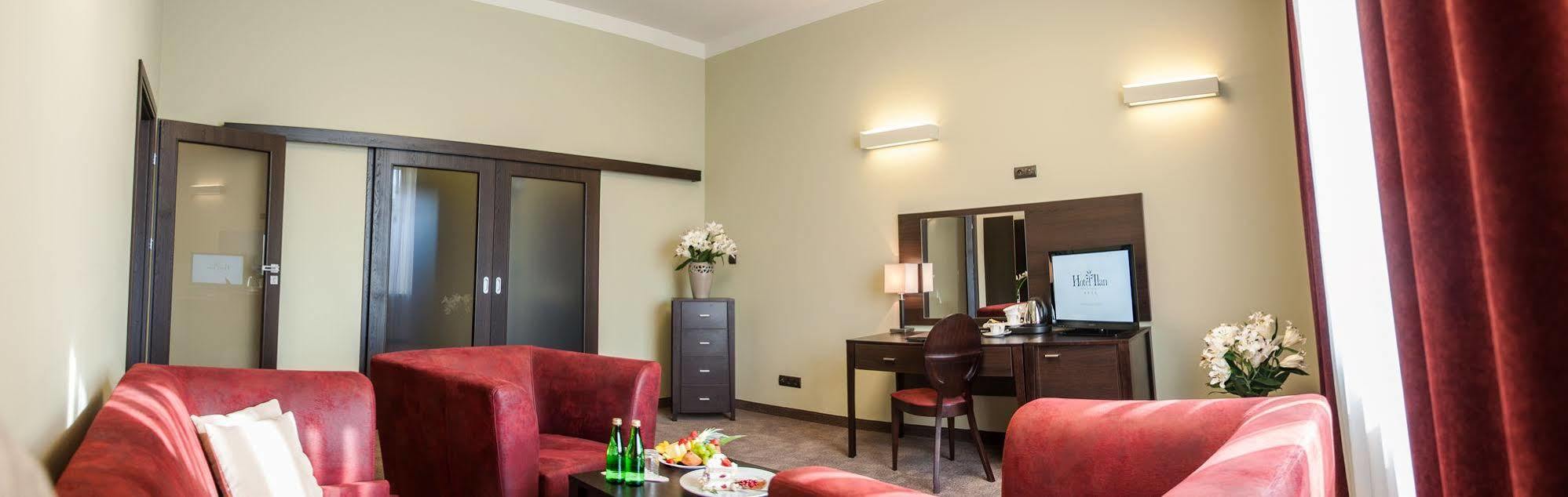 Hotel Ilan Lublin Bagian luar foto